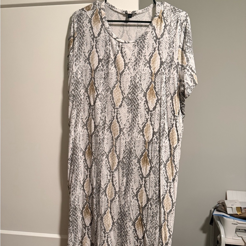 Express Gray and Cream Long Sleeve Dress